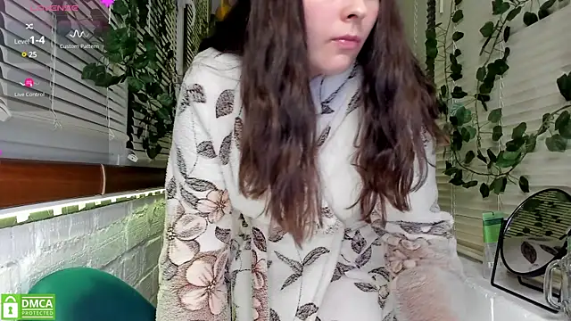 Snapshot of Candys_booty chatting on December 17, 3:50 am Candys booty online show from December 17, 3:50 am