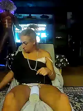 Snapshot of KrystallCox@xh chatting on October 6, 10:02 am KrystallCoxxh online show from October 6, 10:02 am