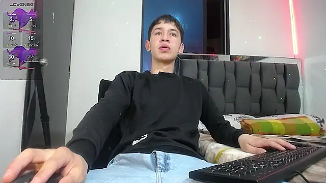 Snapshot of Mr_daren_ chatting on February 6, 6:13 pm Mr daren online show from February 6, 6:13 pm