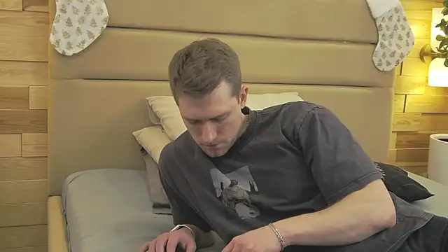 EthanPinkman online show from December 15, 4:39 am