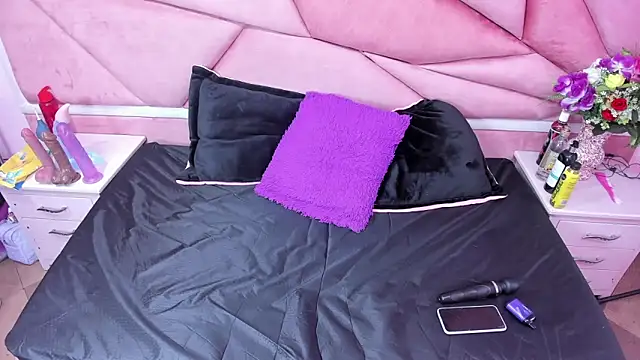 LilithCooperr  online show from December 26, 8:21 pm