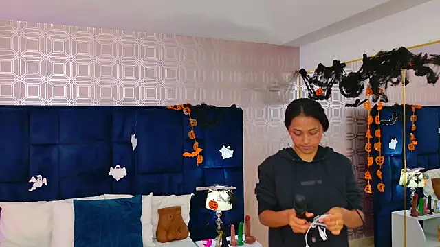 AnyLeonhard online show from November 3, 7:48 pm