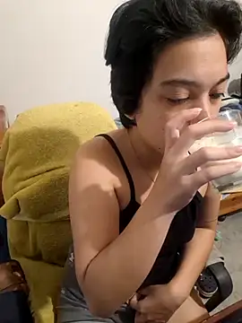 littlemelii online show from July 3, 4:02 pm