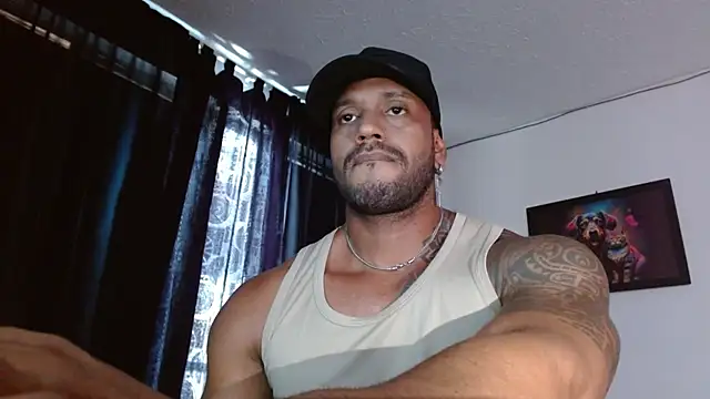 Snapshot of manolofitt chatting on June 21, 5:48 pm manolofitt online show from June 21, 5:48 pm