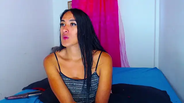 Snapshot of misss_estrella chatting on February 14, 4:26 pm misss estrella online show from February 14, 4:26 pm