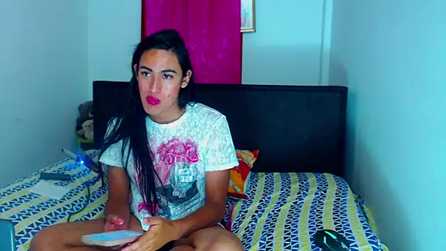 Snapshot of misss_estrella chatting on March 4, 10:32 am misss estrella online show from March 4, 10:32 am