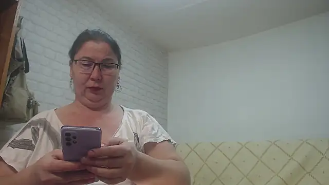 EmmaSquirt online show from February 13, 7:56 am