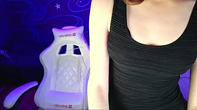 Snapshot of Goddessasty chatting on September 10, 9:37 pm Goddessasty online show from September 10, 9:37 pm