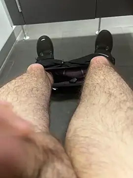 Snapshot of Drummer112 chatting on November 3, 2:29 pm Drummer112 online show from November 3, 2:29 pm