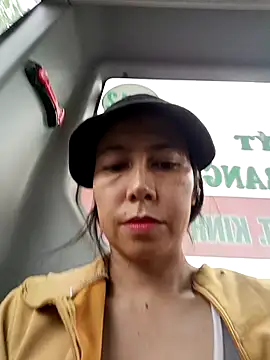 Snapshot of 2HotAsain4u chatting on March 7, 8:11 am 2HotAsain4u online show from March 7, 8:11 am