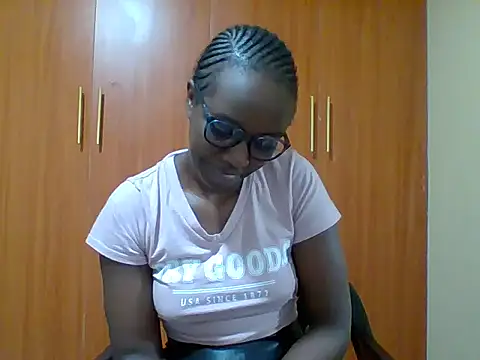 Snapshot of sexy_darleen23 chatting on March 10, 8:19 am sexy darleen23 online show from March 10, 8:19 am