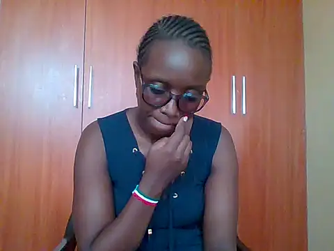 Snapshot of sexy_darleen23 chatting on March 11, 9:37 am sexy darleen23 online show from March 11, 9:37 am