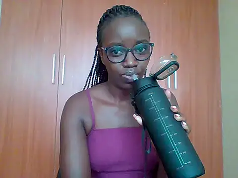 Snapshot of sexy_darleen23 chatting on April 5, 9:06 am sexy darleen23 online show from April 5, 9:06 am