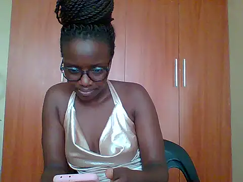 Snapshot of sexy_darleen23 chatting on April 14, 9:15 am sexy darleen23 online show from April 14, 9:15 am