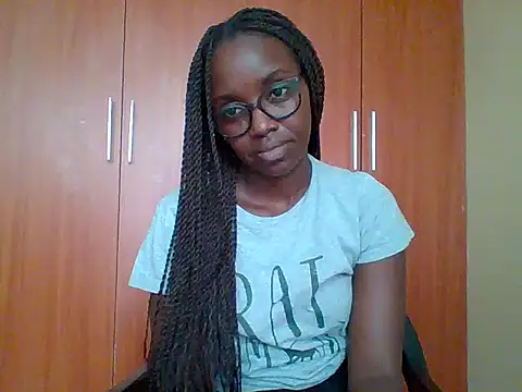 Snapshot of sexy_darleen23 chatting on April 17, 9:12 am sexy darleen23 online show from April 17, 9:12 am