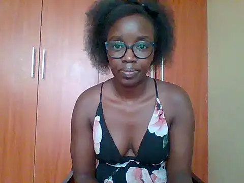 Snapshot of sexy_darleen23 chatting on April 22, 9:33 am sexy darleen23 online show from April 22, 9:33 am