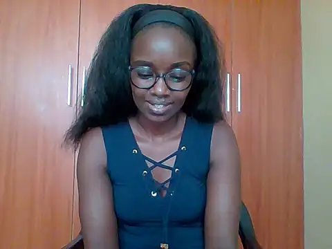 Snapshot of sexy_darleen23 chatting on April 28, 9:47 am sexy darleen23 online show from April 28, 9:47 am