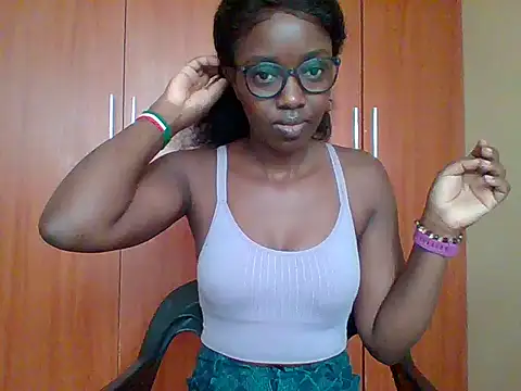 Snapshot of sexy_darleen23 chatting on May 1, 9:03 am sexy darleen23 online show from May 1, 9:03 am