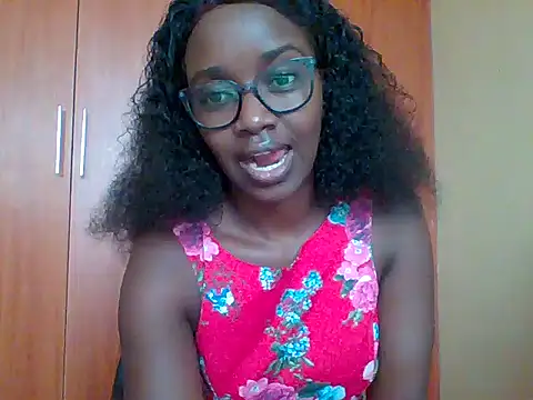 Snapshot of sexy_darleen23 chatting on May 3, 9:48 am sexy darleen23 online show from May 3, 9:48 am