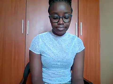 Snapshot of sexy_darleen23 chatting on May 6, 10:31 am sexy darleen23 online show from May 6, 10:31 am
