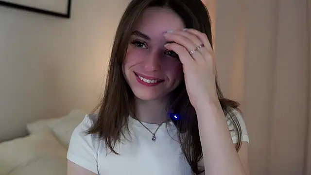 Snapshot of EstherMitchel chatting on January 10, 1:10 am EstherMitchel online show from January 10, 1:10 am