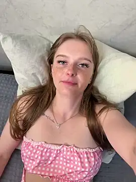 lovelly molly online show from May 26, 4:25 pm