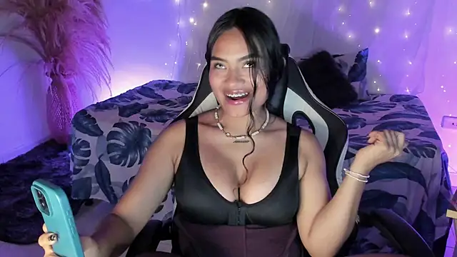 Riana Kean online show from March 27, 12:27 am