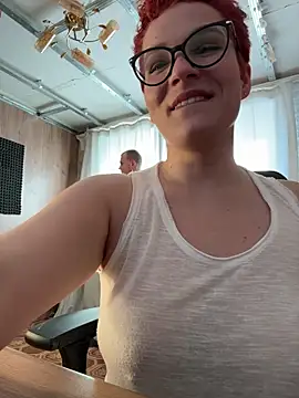 Snapshot of MrMrsRight chatting on March 5, 9:49 am MrMrsRight online show from March 5, 9:49 am