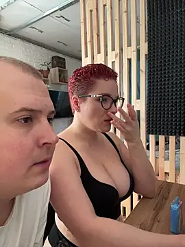 Snapshot of MrMrsRight chatting on March 16, 8:51 am MrMrsRight online show from March 16, 8:51 am