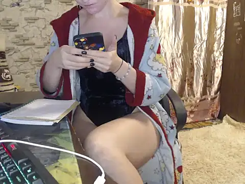 Snapshot of _Kitti_ chatting on December 13, 3:38 am Kitti online show from December 13, 3:38 am