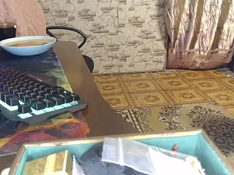 Snapshot of _Kitti_ chatting on December 17, 3:06 pm Kitti online show from December 17, 3:06 pm
