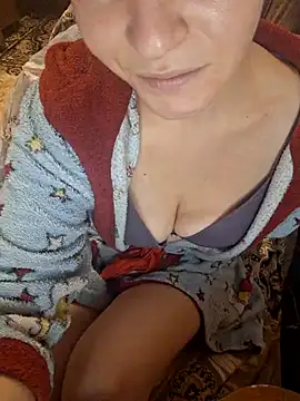 Snapshot of _Kitti_ chatting on January 5, 8:00 am Kitti online show from January 5, 8:00 am