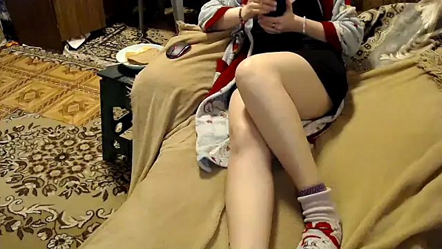 Snapshot of _Kitti_ chatting on March 11, 12:33 am Kitti online show from March 11, 12:33 am