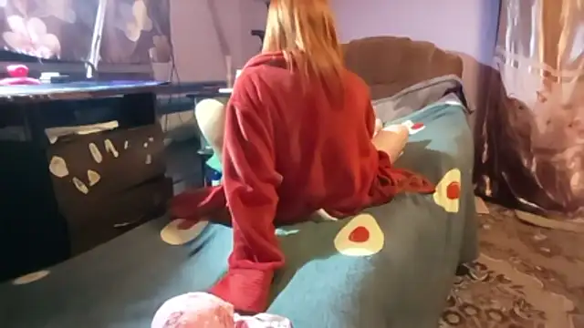  Kitti  online show from February 21, 5:36 pm