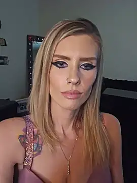 Snapshot of ellieconradxo chatting on July 8, 4:33 pm ellieconradxo online show from July 8, 4:33 pm