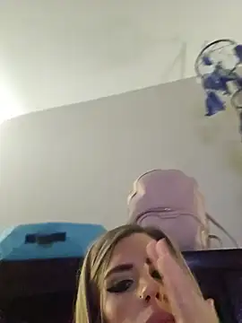Snapshot of ellieconradxo chatting on August 1, 3:39 am ellieconradxo online show from August 1, 3:39 am