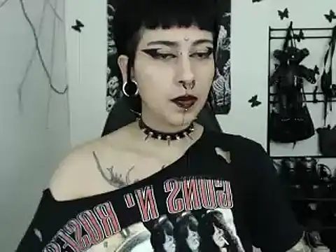 n0sferatus   online show from November 21, 4:11 am