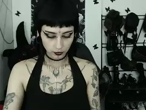 n0sferatus   online show from February 1, 11:36 pm