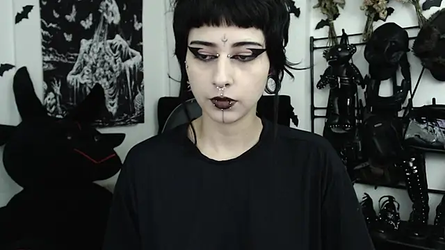 n0sferatus   online show from July 25, 3:48 am