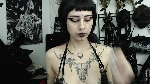 n0sferatus   online show from July 30, 3:49 am