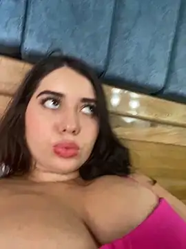 Tara  Sexy online show from December 3, 9:01 pm