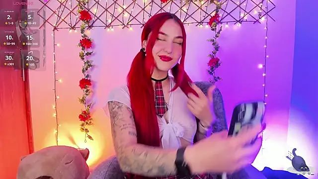 Snapshot of Megan_wolf1_ chatting on February 20, 4:42 am Megan wolf1 online show from February 20, 4:42 am