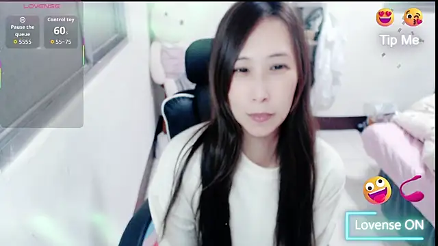 aFanny online show from March 9, 2:54 pm