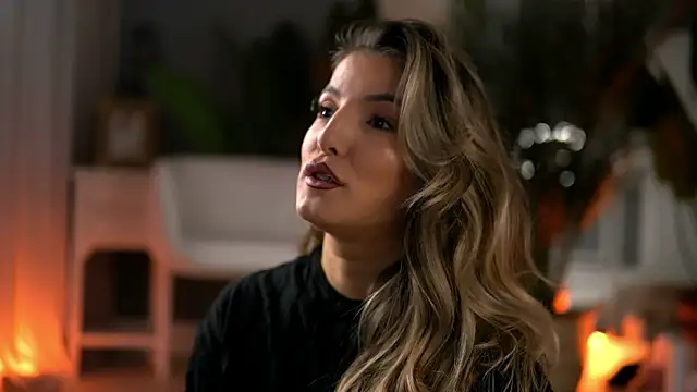 KellyMathews online show from October 14, 2:23 am