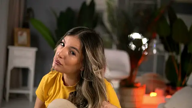 KellyMathews online show from October 31, 1:50 am