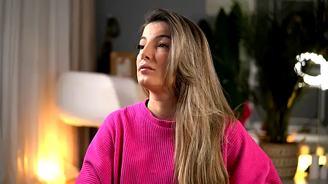 KellyMathews online show from November 27, 3:19 am