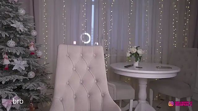 Snapshot of _Moon__Shine_ chatting on December 14, 4:07 am Moon Shine online show from December 14, 4:07 am