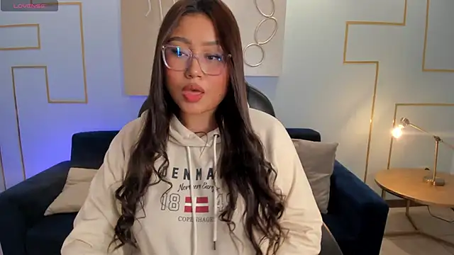 AmberLewis  online show from March 12, 3:13 am