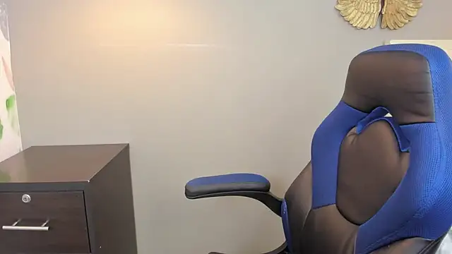 chaymae nah  online show from December 14, 5:51 am