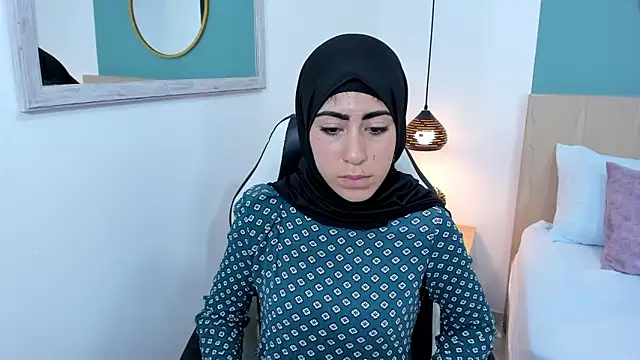 chaymae nah  online show from January 22, 4:55 pm